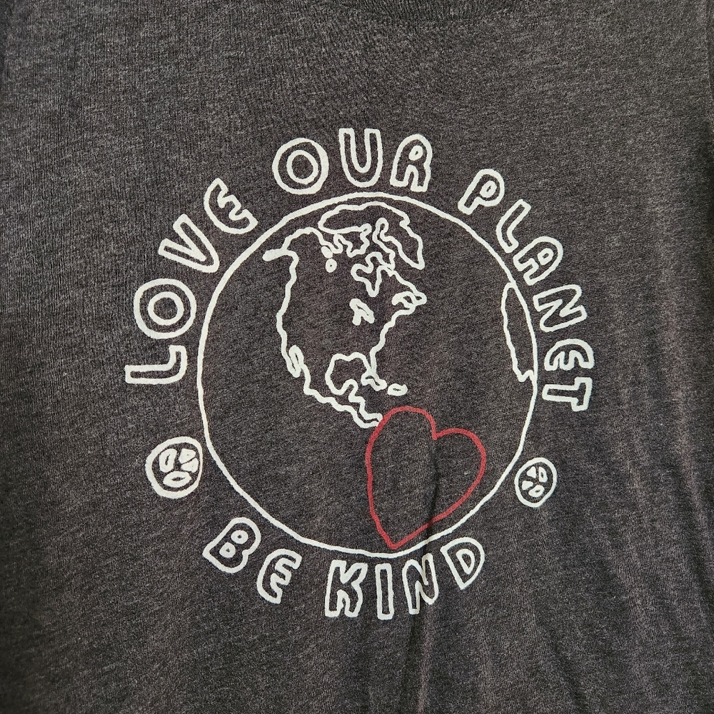Lucky Brand "Love Our Planet", "Be Kind" Soft Gray Tee T-shirt, Size Small - Picture 2 of 7